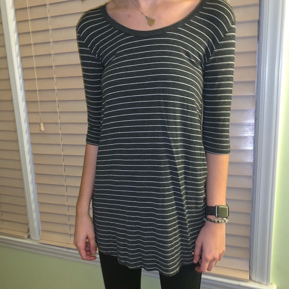 Long gray striped T-shirt